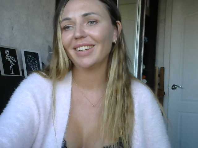 CuteFngelina live cam on BongaCams