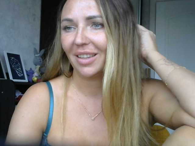 CuteFngelina live cam on BongaCams