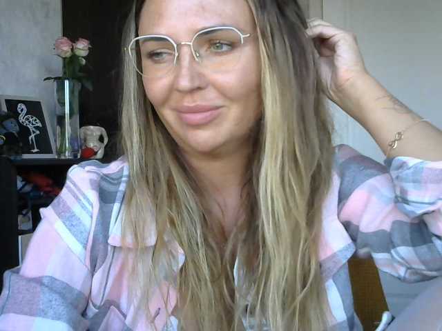 CuteFngelina live cam on BongaCams