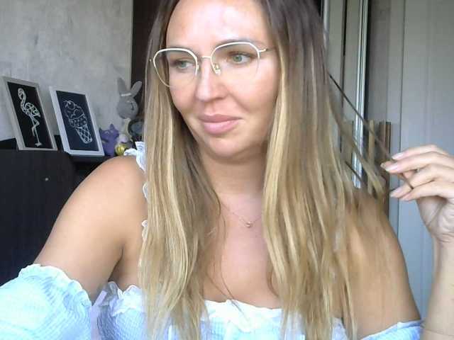 CuteFngelina live cam on BongaCams
