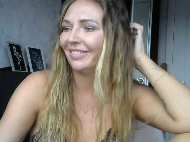 CuteFngelina live cam on BongaCams