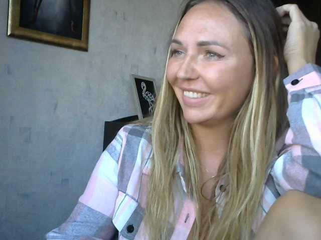 CuteFngelina live cam on BongaCams