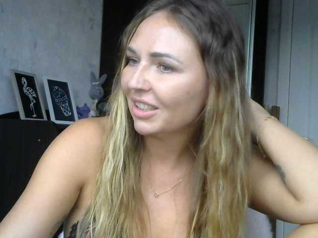 CuteFngelina live cam on BongaCams