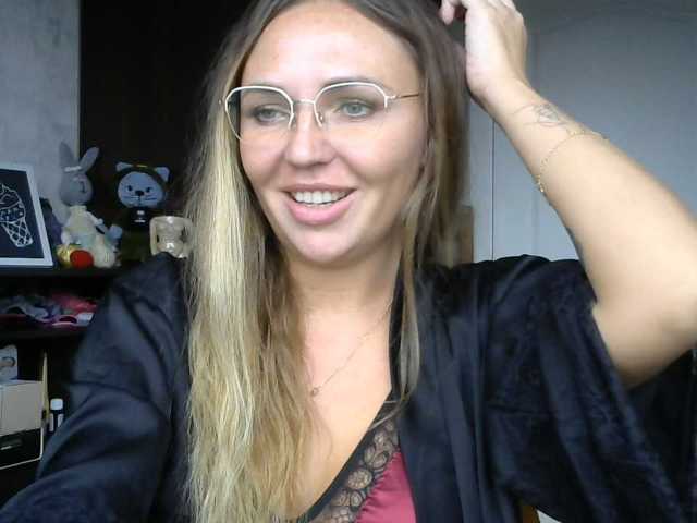 CuteFngelina live cam on BongaCams