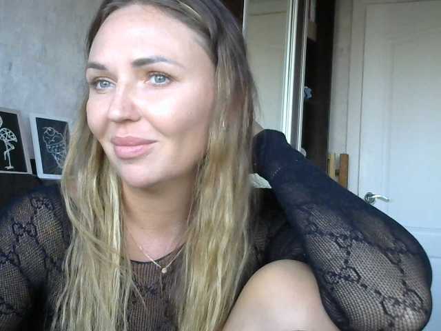 CuteFngelina live cam on BongaCams