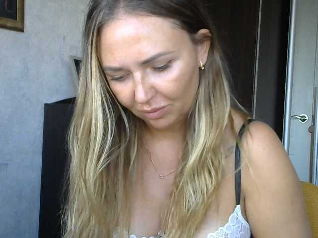 CuteFngelina live cam on BongaCams