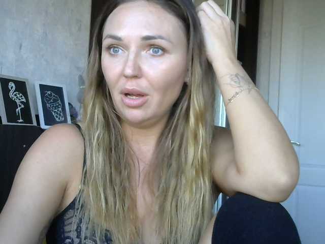 CuteFngelina live cam on BongaCams