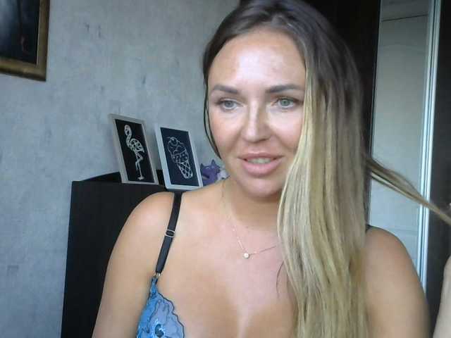 CuteFngelina live cam on BongaCams