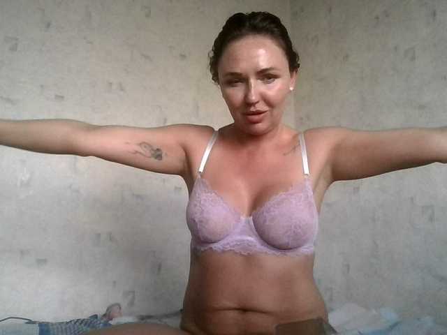 CuteFngelina live cam on BongaCams
