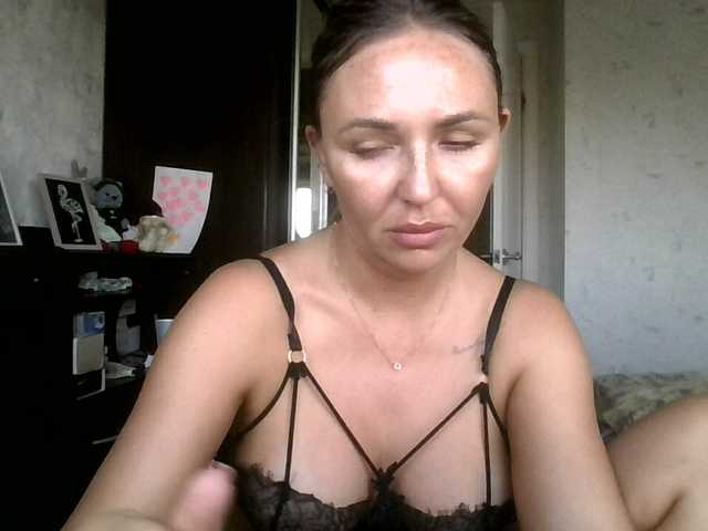 CuteFngelina live cam on BongaCams