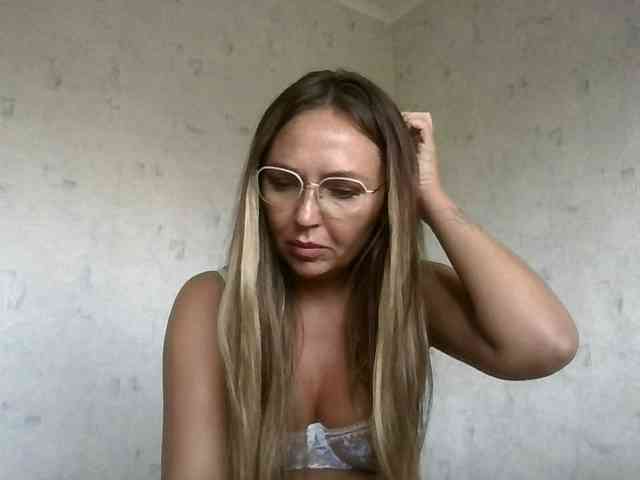 CuteAngelina webcam