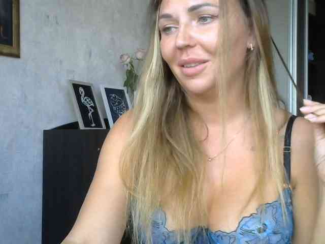 CuteAngelina webcam