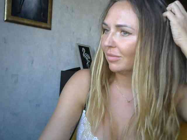 CuteAngelina webcam