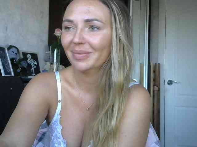 CuteAngelina webcam