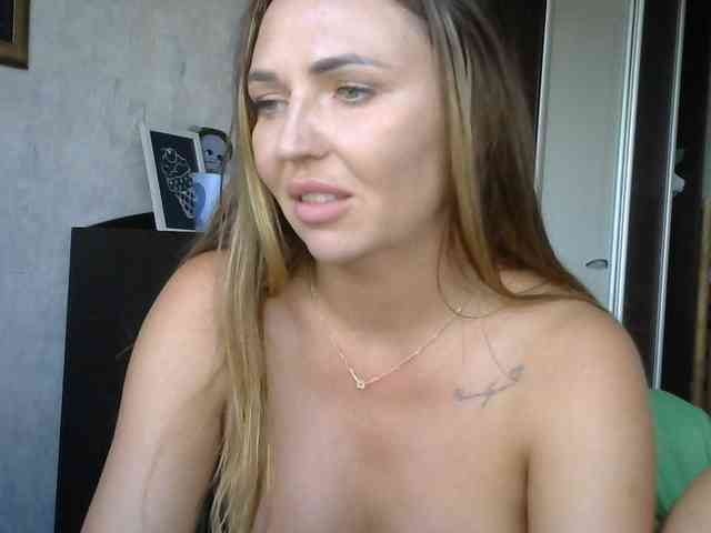 CuteAngelina webcam