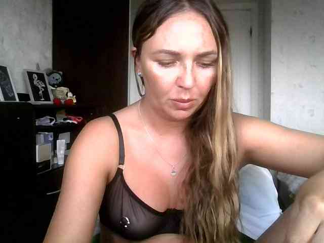 CuteAngelina webcam