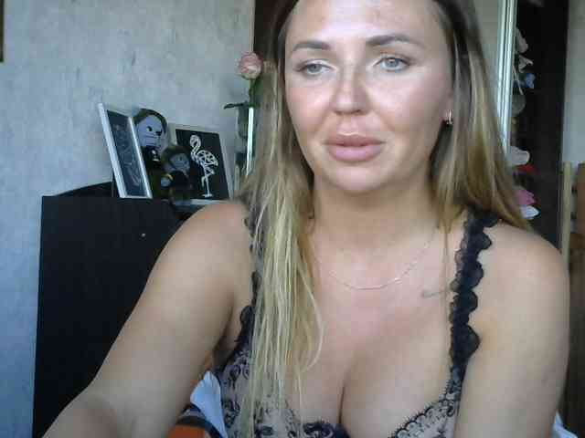 CuteAngelina webcam