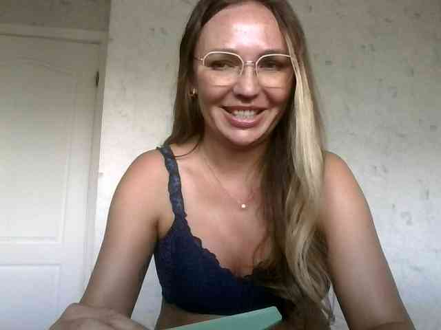 CuteAngelina webcam