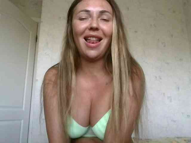 CuteAngelina webcam