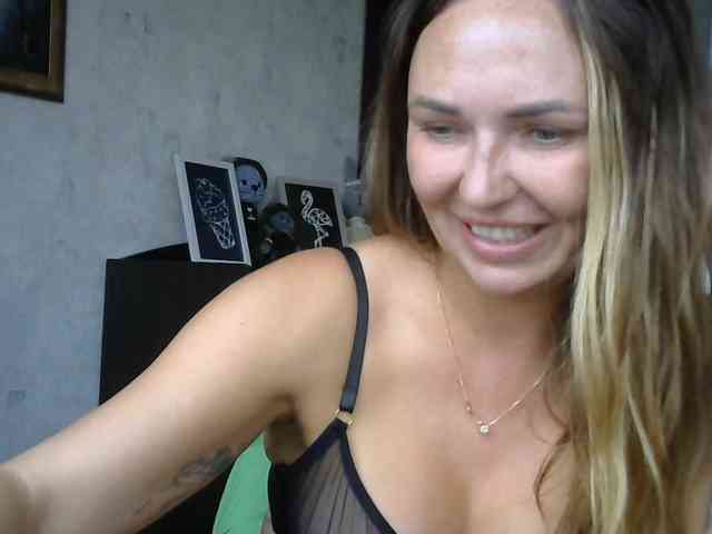 CuteAngelina webcam