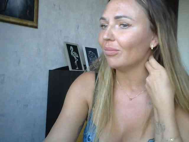 CuteAngelina webcam