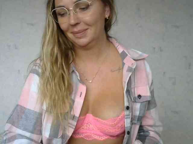 CuteAngelina webcam