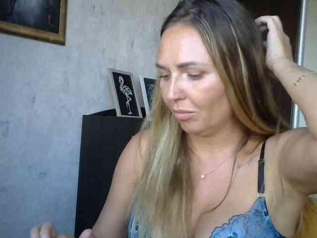 CuteAngelina webcam