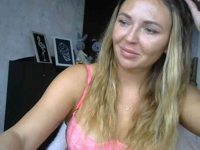 CuteAngelina webcam