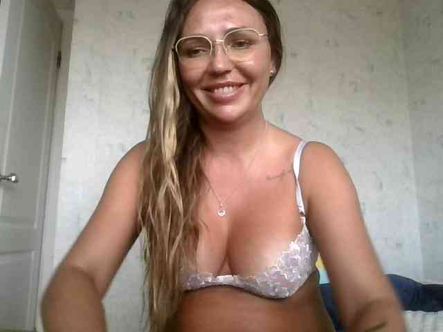 CuteAngelina webcam