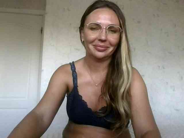 CuteAngelina webcam