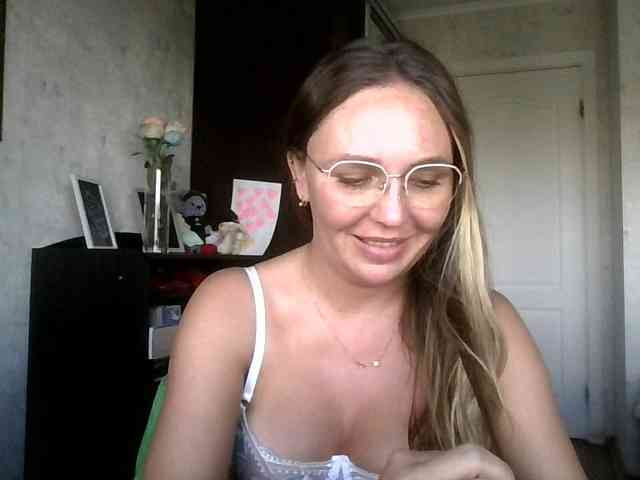 CuteAngelina webcam