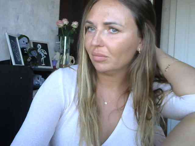 CuteAngelina webcam