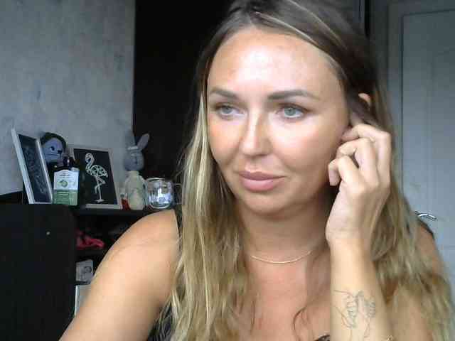 CuteAngelina webcam
