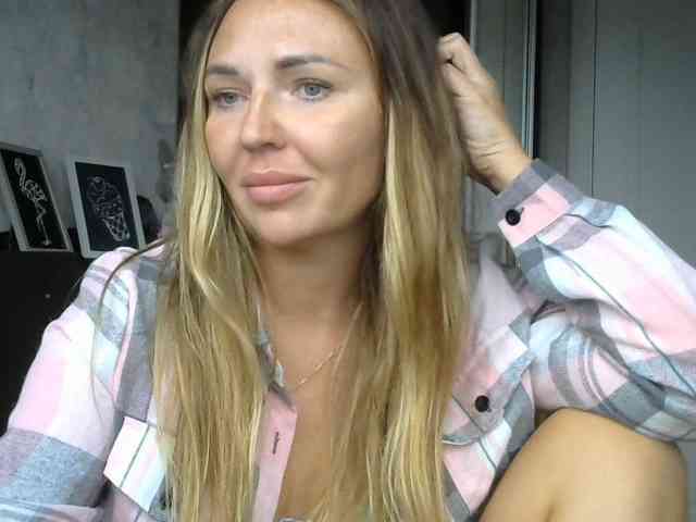 CuteAngelina webcam