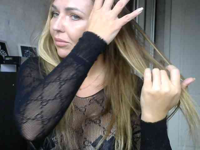 CuteAngelina webcam