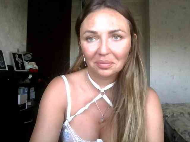CuteAngelina webcam
