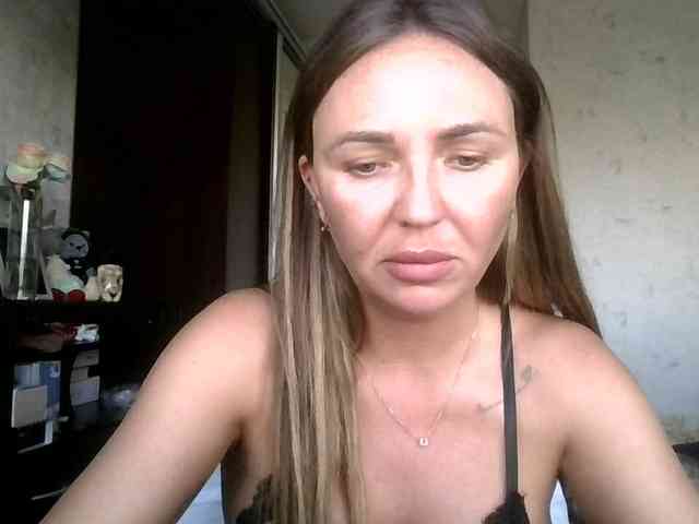 CuteAngelina webcam