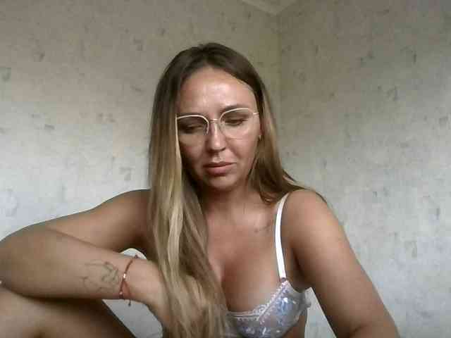 CuteAngelina webcam