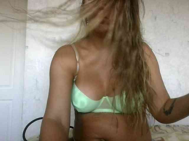 CuteAngelina webcam