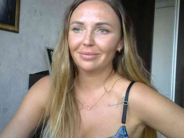 CuteAngelina webcam