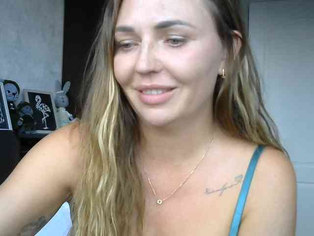 CuteAngelina webcam
