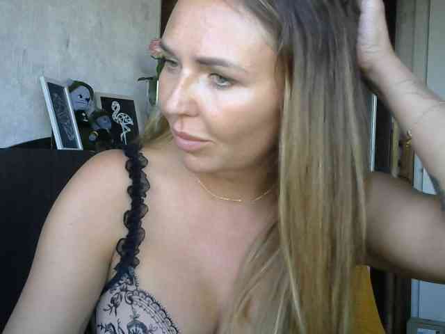 CuteAngelina webcam