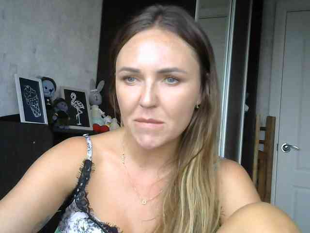 CuteAngelina webcam