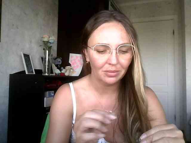 cuteangelina's live room