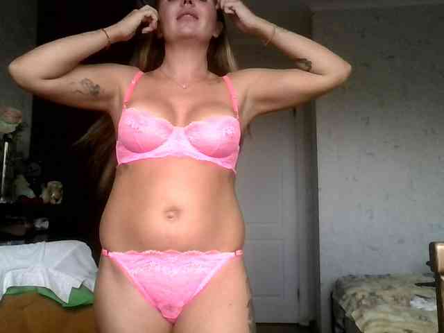 CuteAngelina webcam