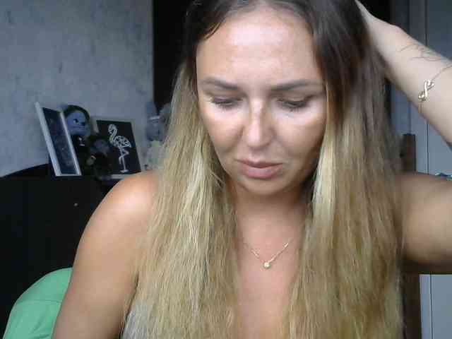 CuteAngelina webcam