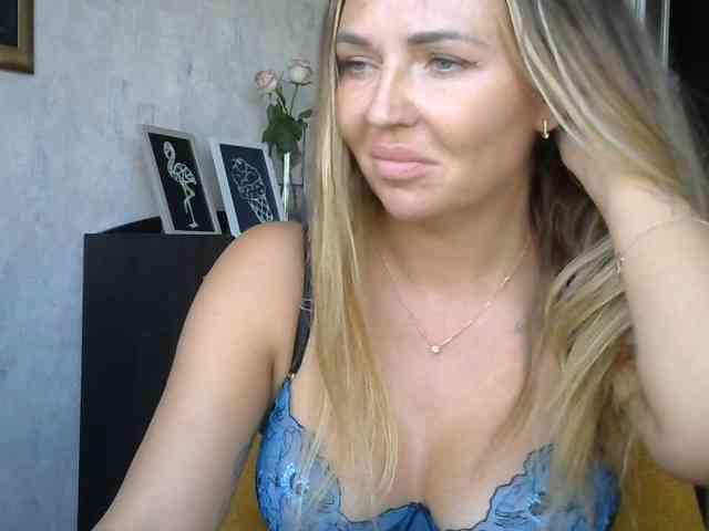 CuteAngelina webcam