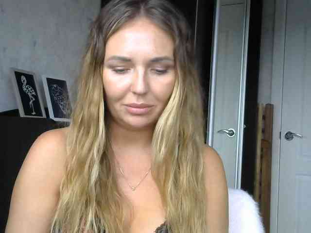 CuteAngelina webcam