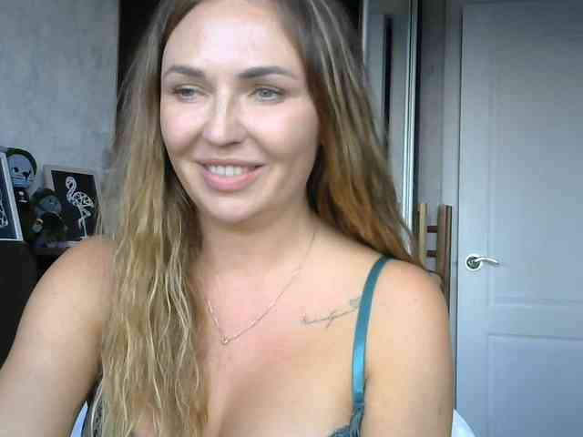 CuteAngelina webcam