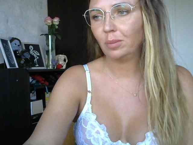 CuteAngelina webcam